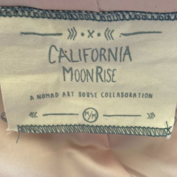 Soft Grey sweater jacket w Embroidery - Picture 10 of 10